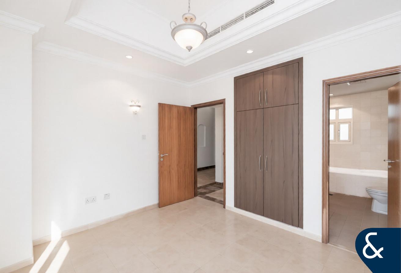 Deal of the week | Corner Plot | 4 Bedrooms photo 15