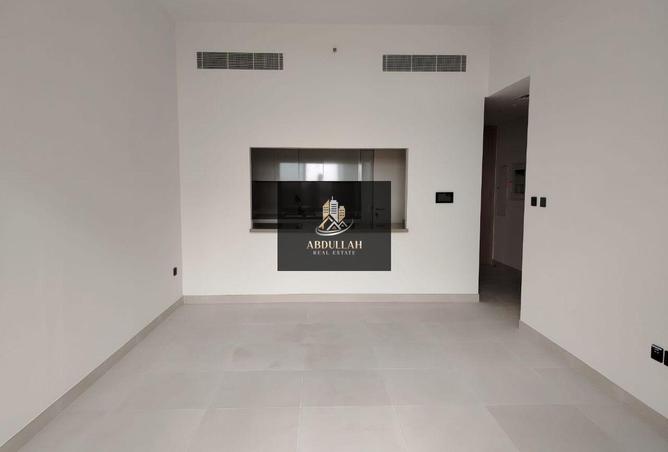98694857 - Property Image 2