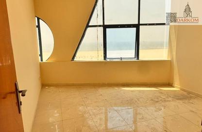 Apartment - 3 Bedrooms - 2 Bathrooms for rent in Corniche Tower - Ajman Corniche Road - Ajman