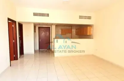 شقة - غرفة نوم - 2 حمامات للايجار في S07 - طراز أسباني - المدينة العالمية - دبي