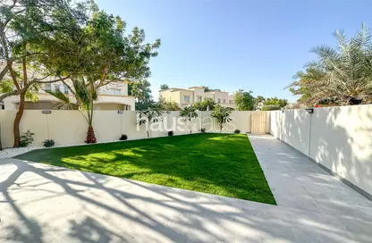 فيلا - 3 غرف نوم - 3 حمامات للبيع في الينابيع 8 - الينابيع - دبي