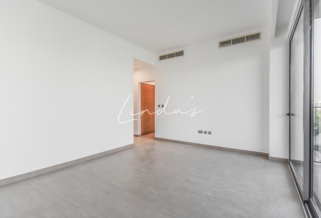 Prime Location | Park backing | Unfurnished photo 6
