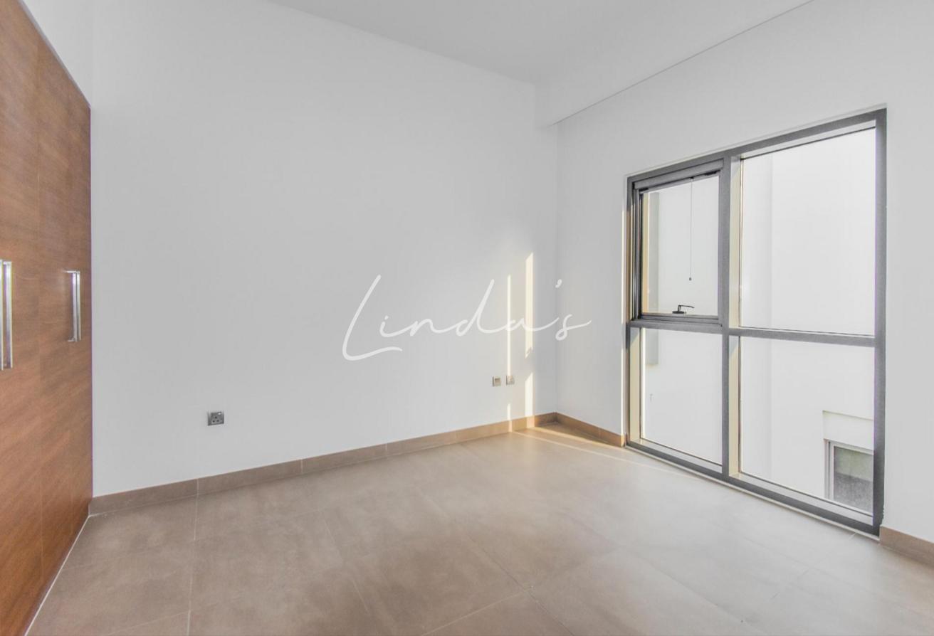 Prime Location | Park backing | Unfurnished photo 8