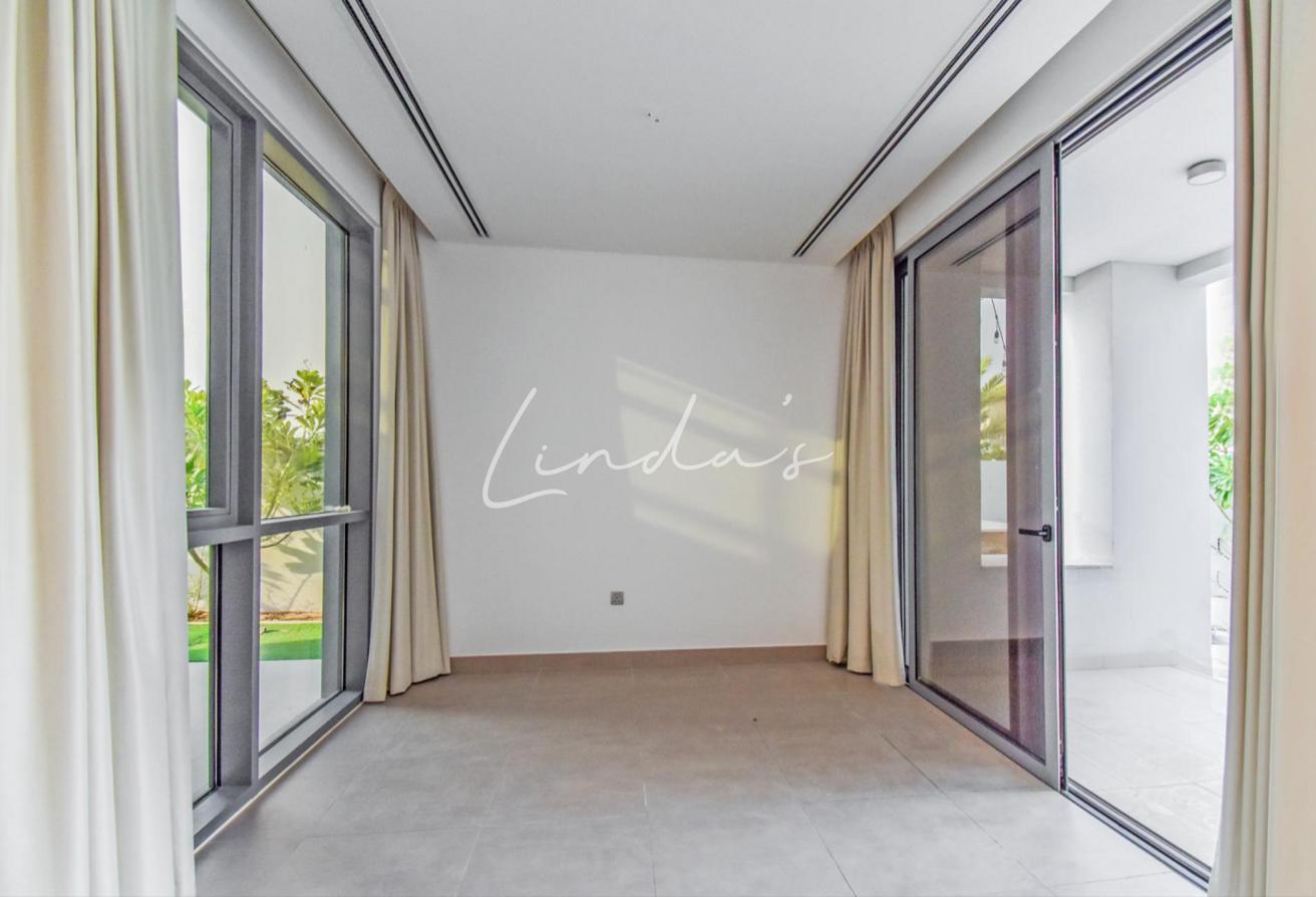 Prime Location | Park backing | Unfurnished photo 9
