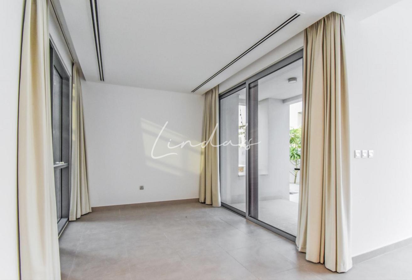 Prime Location | Park backing | Unfurnished photo 12