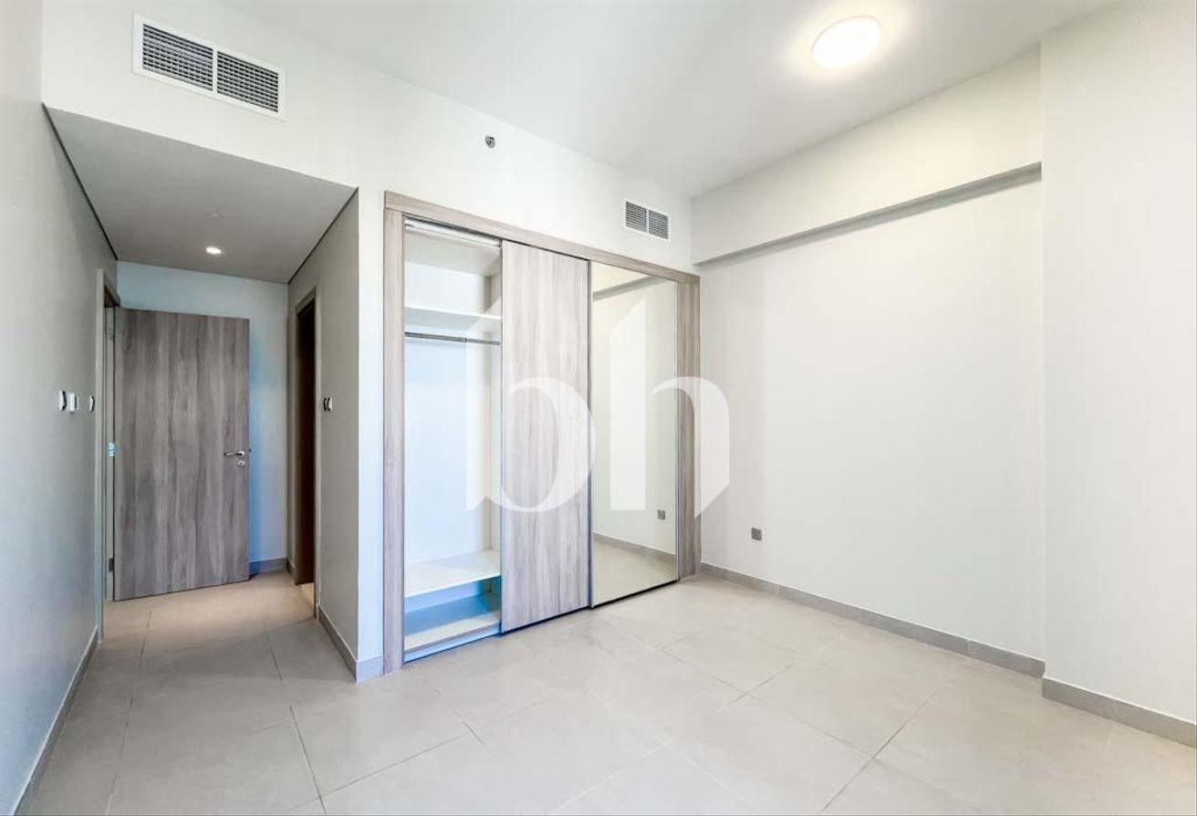 Vacant Now | Multiple Cheques | Prime Location photo 7