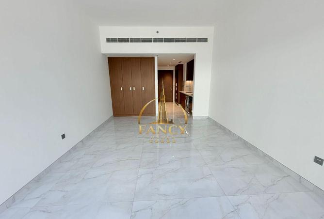 70282012 - Property Image 3