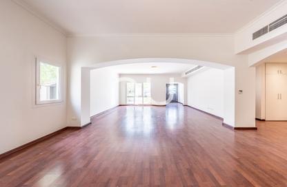 Villa - 4 Bedrooms - 5 Bathrooms for rent in Meadows 1 - Meadows - Dubai