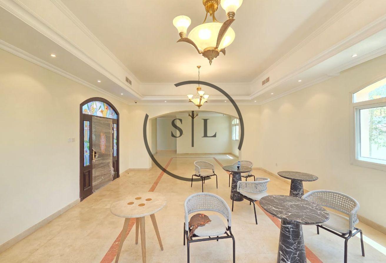 Well-maintained | Private Pool | Garden | 2 Living photo 5