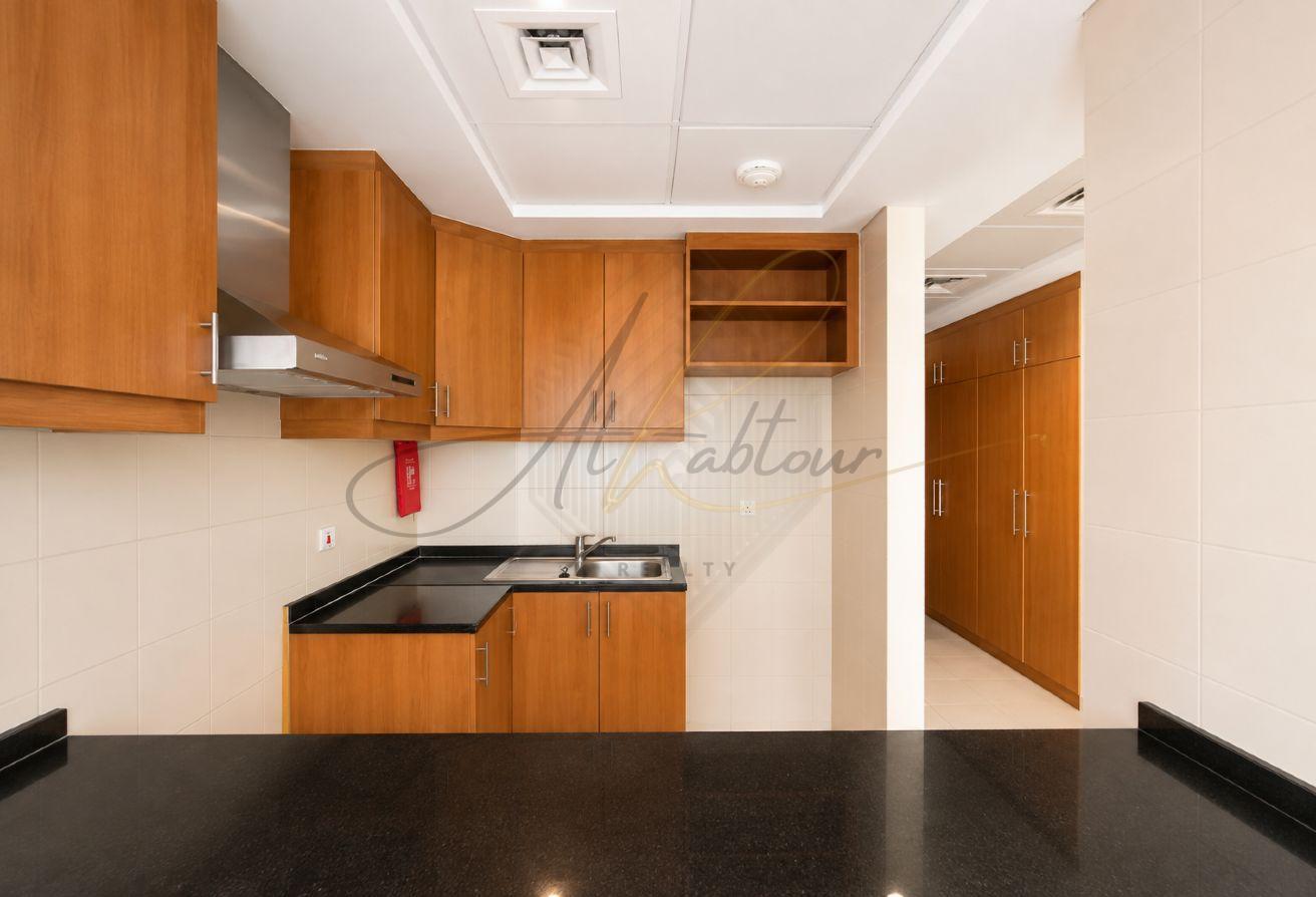 WELL MAINTAINED STUDIO| CLOSE TO METRO| SPACIOUS photo 6