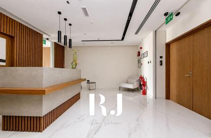 Office Space - Studio - 1 Bathroom for rent in Marina Plaza - Dubai Marina - Dubai
