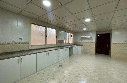 Villa - 4 Bedrooms - 6 Bathrooms for rent in Binal Jesrain - Between Two Bridges - Abu Dhabi