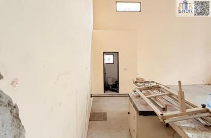 Warehouse - Studio - 1 Bathroom for rent in Umm Al Thuoob - Umm Al Quwain