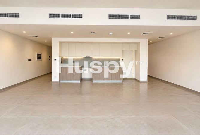 Single Row | Middle Kitchen | Vacant