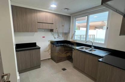 Townhouse - 4 - 4 for rent in Verona - Damac Hills 2 - Dubai