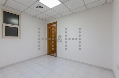 Apartment - 3 Bedrooms - 3 Bathrooms for rent in Falcon Tower - Maktoum Road - Deira - Dubai