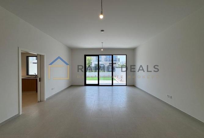 Single Row Brand New | Near Park | Private Garden photo 2