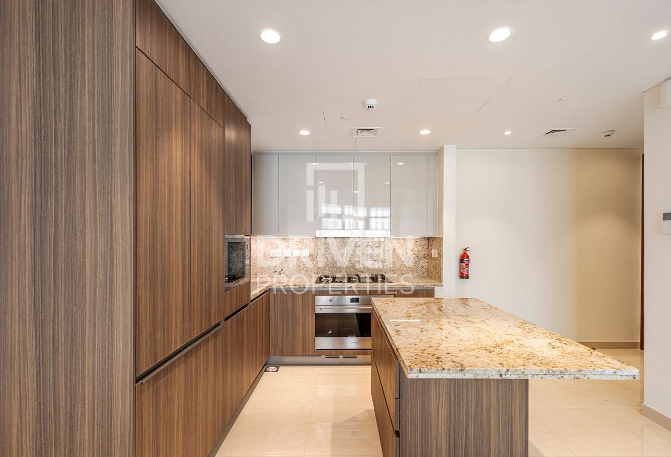 Burj Khalifa View | Fully Furnished | High Floor photo 13