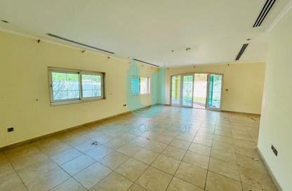 Villa - 3 - 5 for rent in District 6 - Jumeirah Park - Dubai