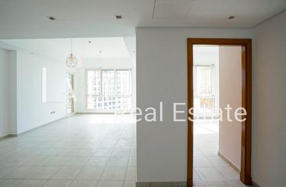 Apartment - 2 Bedrooms - 3 Bathrooms for rent in Marina Residences 5 - Marina Residences - Palm Jumeirah - Dubai