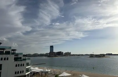 Apartment - 1 Bedroom - 2 Bathrooms for sale in Royal Bay - Palm Jumeirah - Dubai