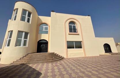 Villa - 6 - 7+ for rent in Al Suyoh 1 - Al Suyoh - Sharjah