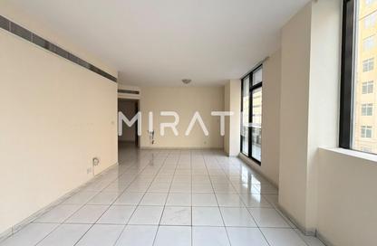 Apartment - 3 - 4 for rent in Golden Sands 7 - Al Mankhool - Bur Dubai - Dubai