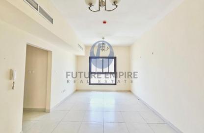 Apartment - 1 Bedroom - 2 Bathrooms for rent in Al Khayyal Building 140 - Al Jaddaf - Dubai