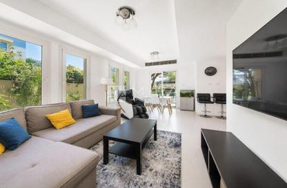 Villa - 2 Bedrooms - 3 Bathrooms for sale in Springs 11 - The Springs - Dubai