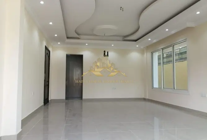 104121744 - Property Image 3
