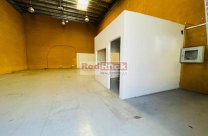 Warehouse - Studio - 1 Bathroom for rent in Umm Ramool - Dubai
