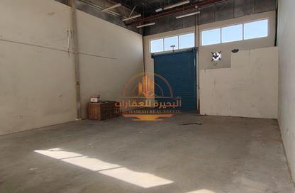 مستودع - استوديو - 1 حمام للايجار في 18 المنطقة الصناعية رقم - المنطقة الصناعية بالشارقة - الشارقة