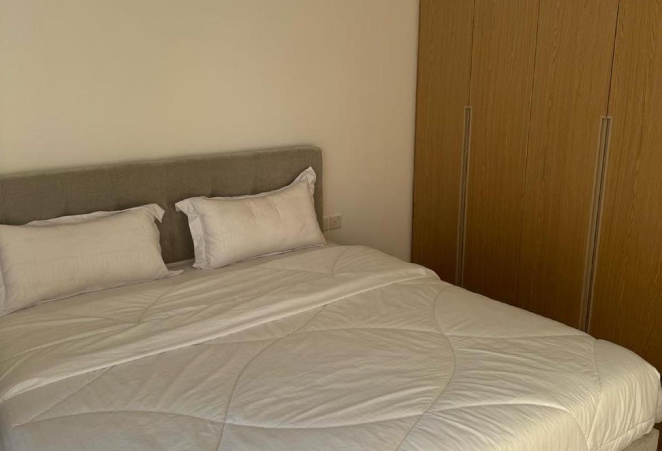 1 Bedroom + Study | 2 Bathrooms | Spacious Balcony photo 2