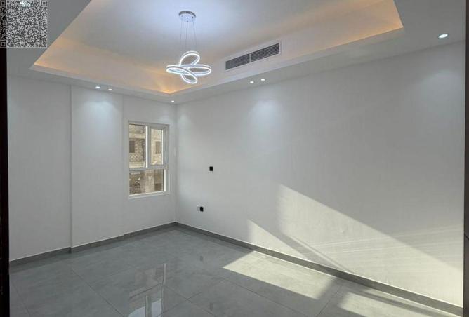 98246101 - Property Image 2
