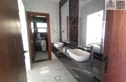 Villa - 5 Bedrooms - 4 Bathrooms for rent in Al Helio 2 - Al Helio - Ajman