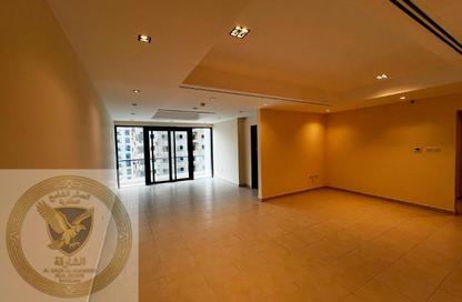 Apartment - 2 Bedrooms - 4 Bathrooms for rent in Al Khan Corniche - Al Khan - Sharjah