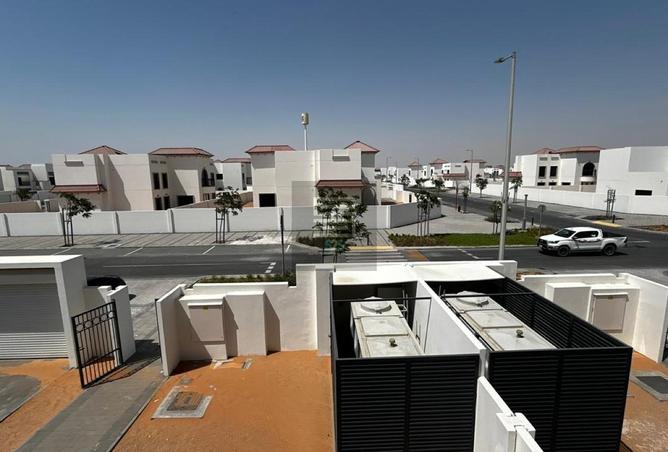 Single Row Villa | Brand New Villa | 2 Payments ! — photo 3