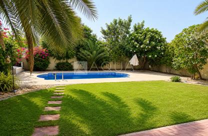 Villa - 4 Bedrooms - 5 Bathrooms for rent in District 4 - Jumeirah Park - Dubai Villa - 4 Bedrooms - 5 Bathrooms for rent in District 4 - Jumeirah Park - Dubai