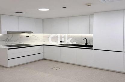 Apartment - 2 Bedrooms - 3 Bathrooms for sale in Princess Tower - Dubai Marina - Dubai