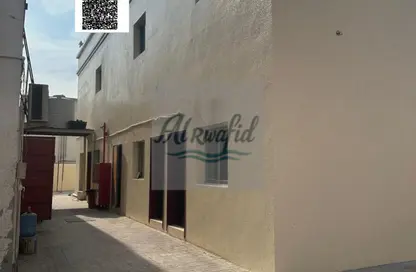 Labor Camp - Studio - 7+ Bathrooms for rent in Industrial Building 13 - Industrial Area 13 - Sharjah Industrial Area - Sharjah