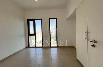 Apartment - 2 Bedrooms - 2 Bathrooms for sale in Hayat Boulevard 1A - Hayat Boulevard 1 - Hayat Boulevard - Town Square - Dubai