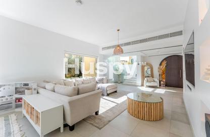 Villa - 4 Bedrooms - 5 Bathrooms for sale in Jumeirah Park Homes - Jumeirah Park - Dubai