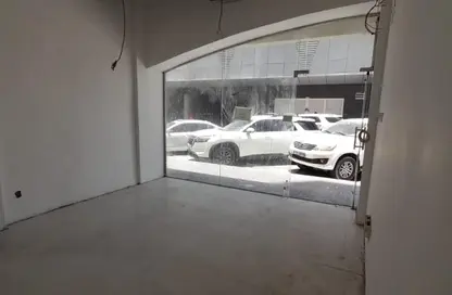 متجر - استوديو للايجار في برج البحيرة - المجاز 1 - المجاز - الشارقة
