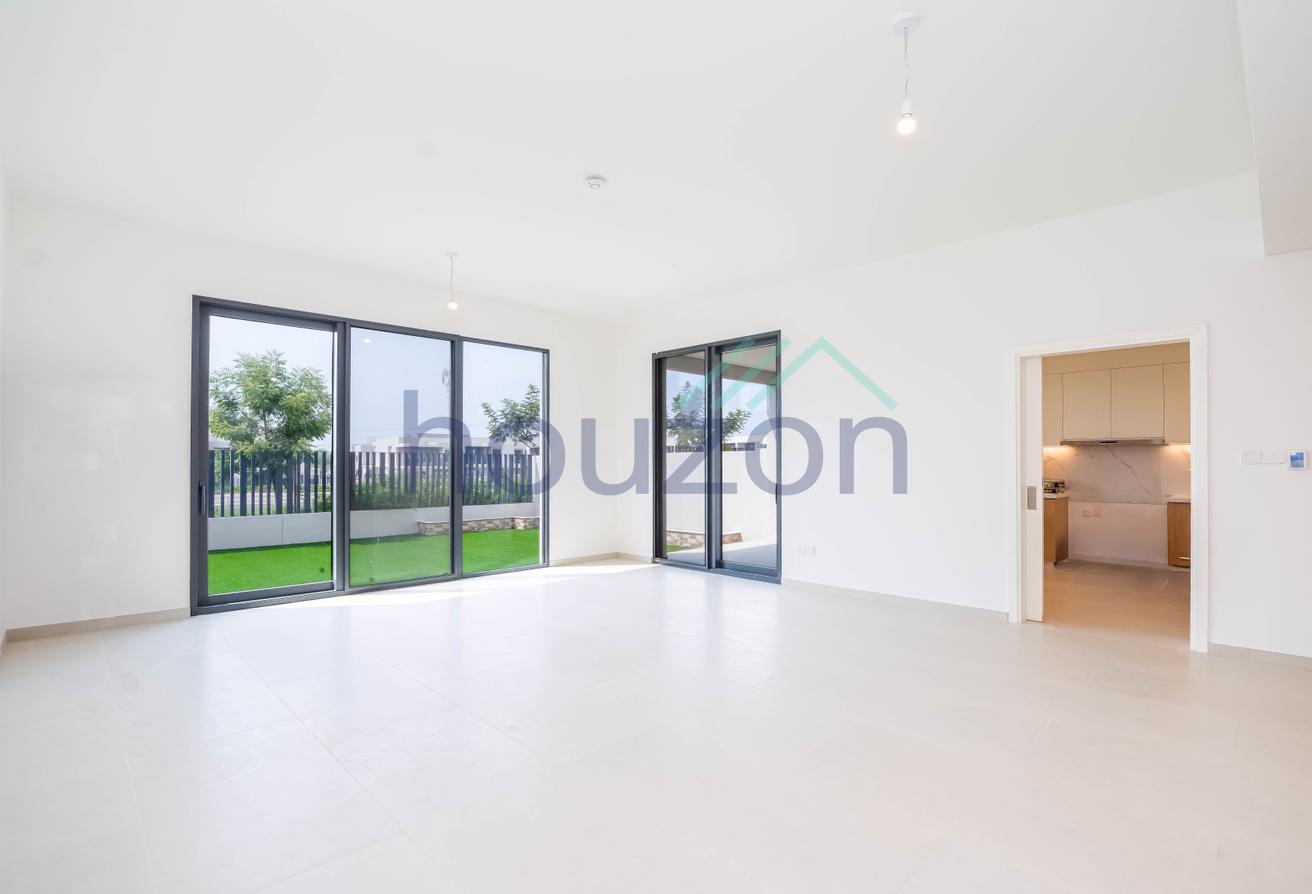 Spacious 4BR | Park View | Vastu Compliant photo 5