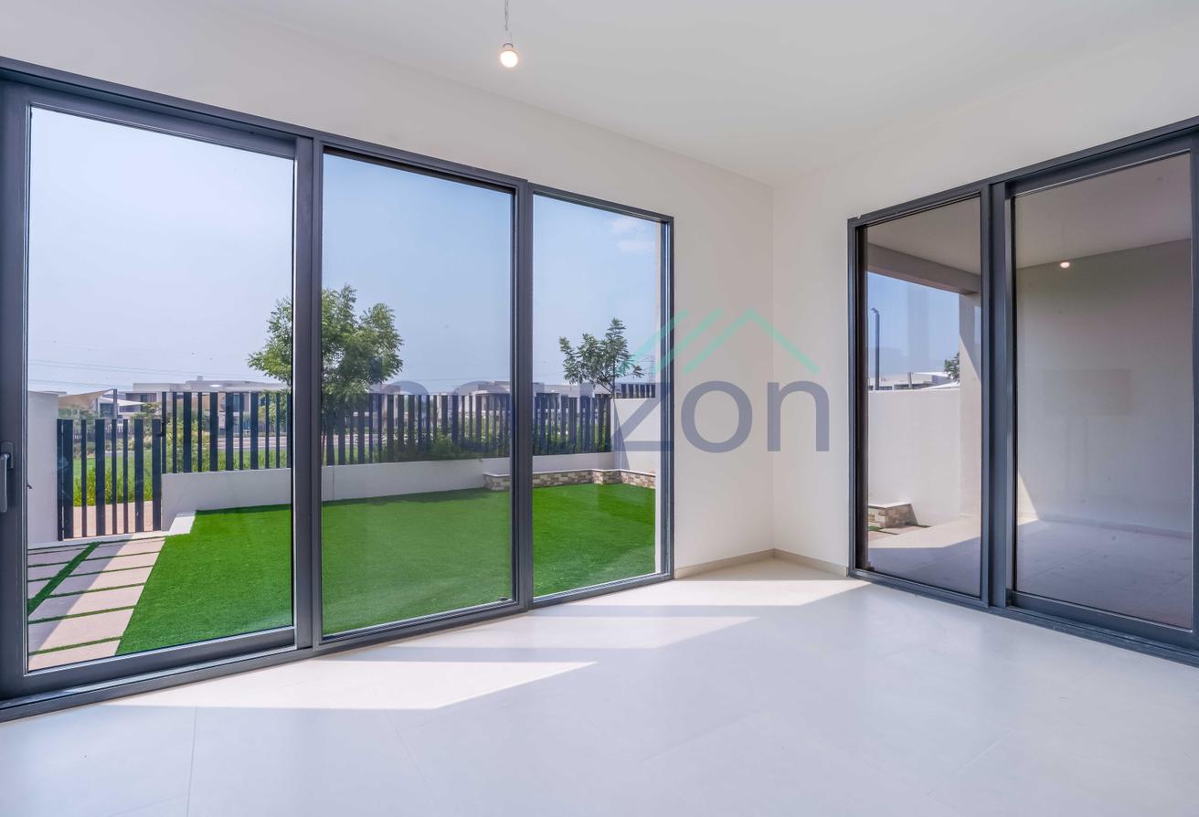 Spacious 4BR | Park View | Vastu Compliant photo 6