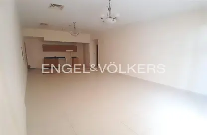 شقة - غرفة نوم - 2 حمامات للبيع في مابل 1 - حدائق الإمارات 2 - قرية جميرا الدائرية - دبي