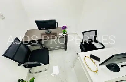 مكتب - غرفة نوم - 1 حمام للايجار في ريم ريزدنسي - الكرامة - دبي مكتب - غرفة نوم - 1 حمام للايجار في ريم ريزدنسي - الكرامة - دبي