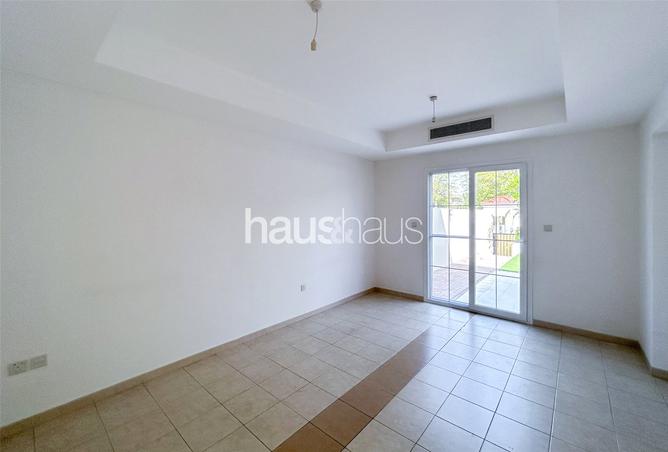 136561117 - Property Image 2