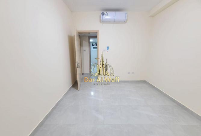 73112973 - Property Image 2