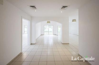 Villa - 5 Bedrooms - 6 Bathrooms for rent in Meadows 2 - Meadows - Dubai